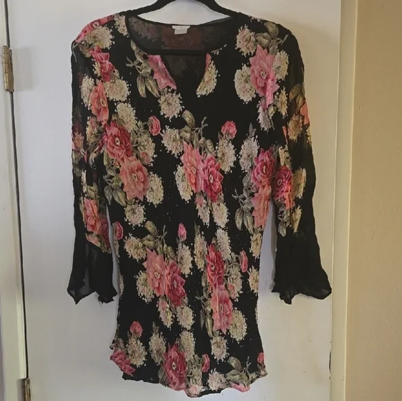 Whimsgoth Boho Black and Pink Ruffled Bell Sleeve Blouse - Picture 3 of 11